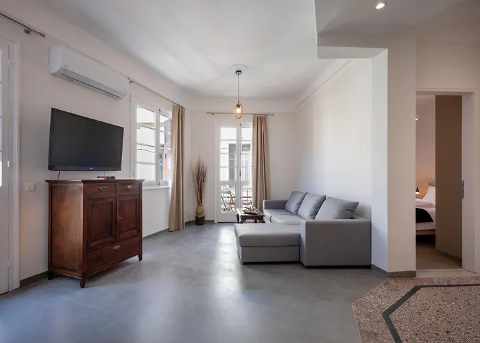 Christiana\'S Lovely Apartment In Psyri, Athens