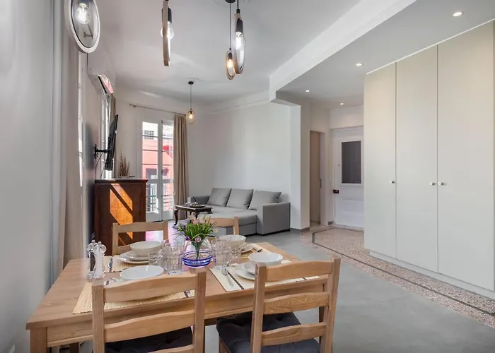 Christiana\'S Lovely Apartment In Psyri, Athens